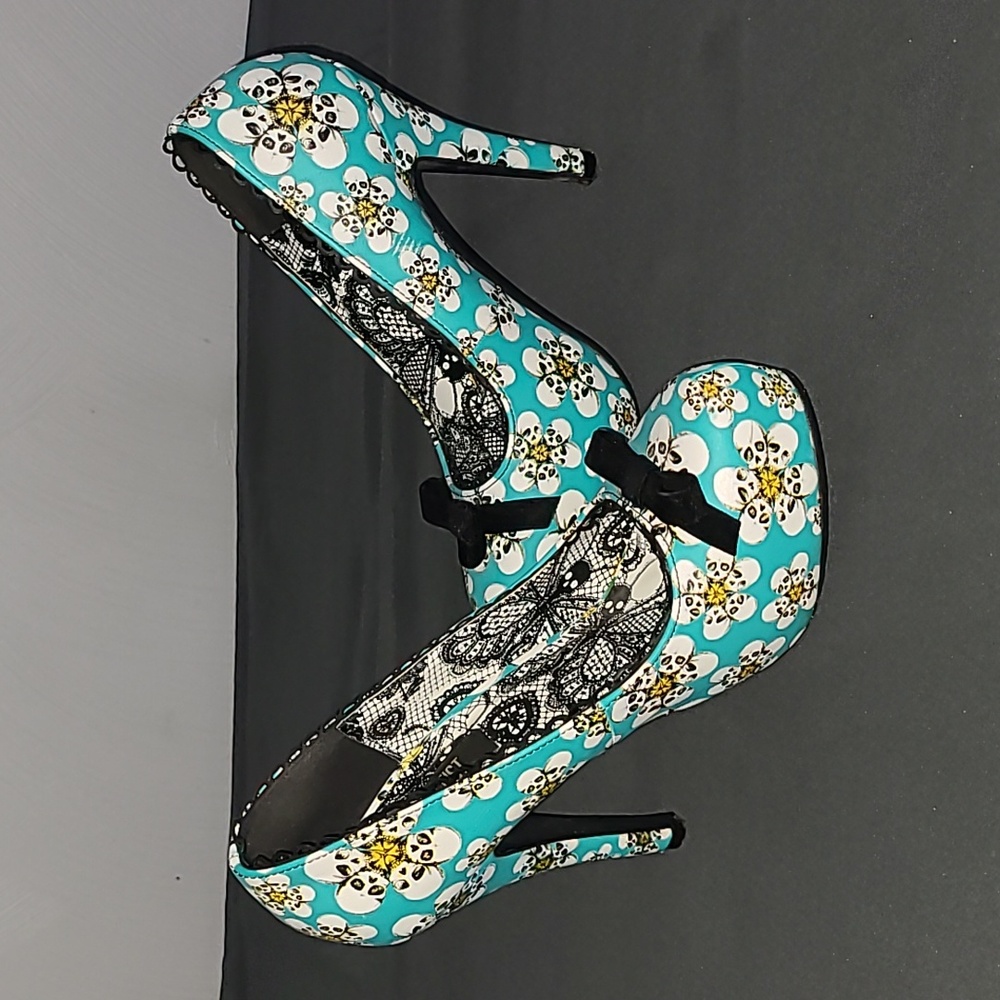 Sexy Skulls, Flowers and Bows Heels Iron Fist pumps